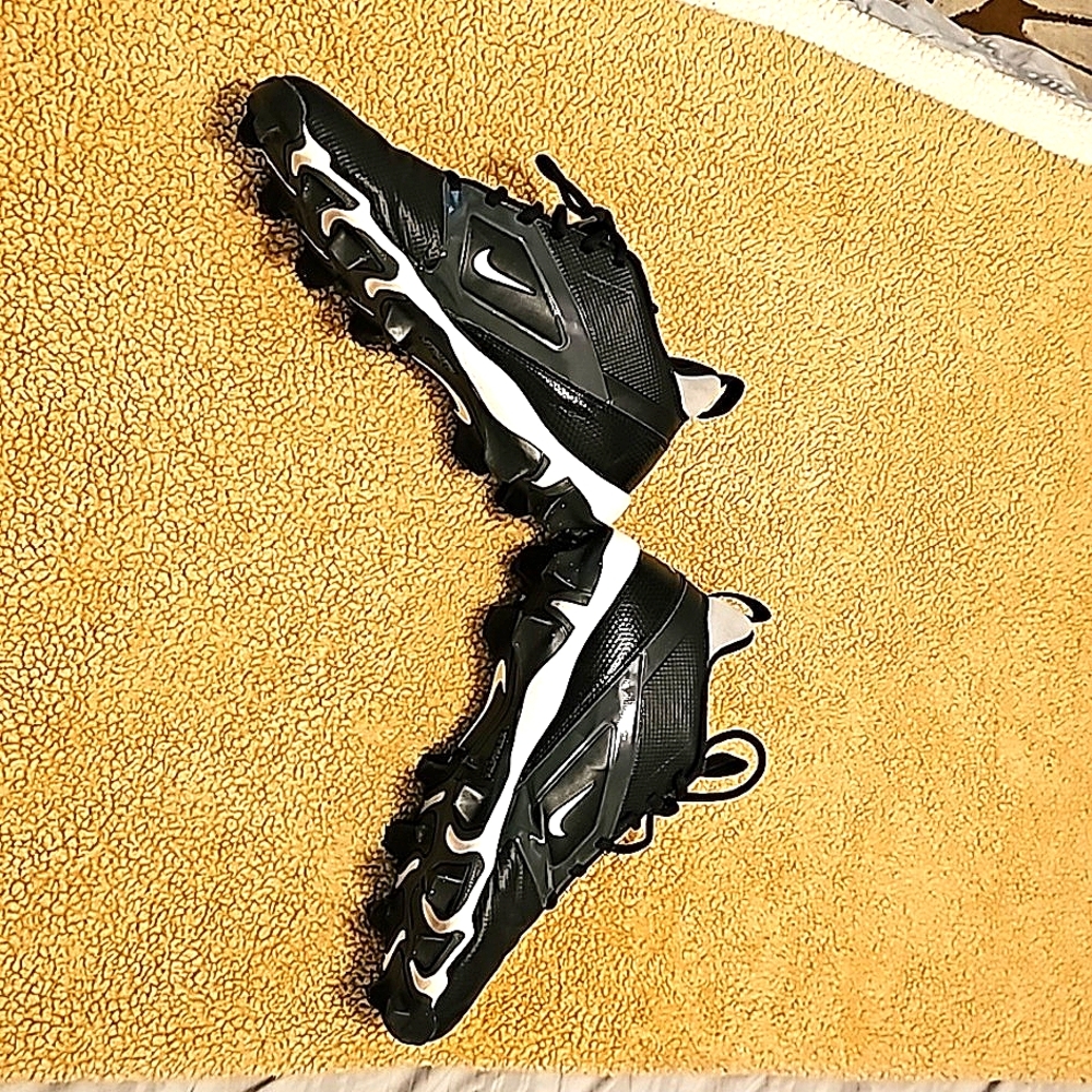 Nike youth alpha menace 4 shark football cleats